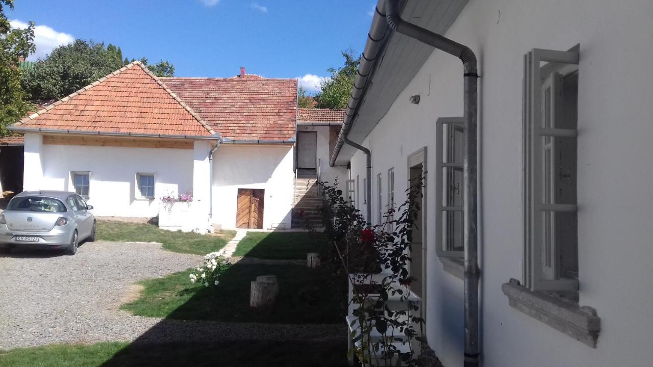 Plitzner Belvarosi Apartmanhaz エゲル エクステリア 写真
