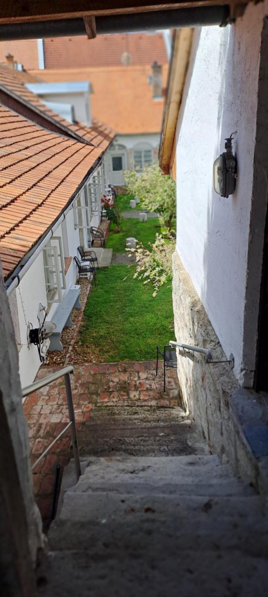 Plitzner Belvarosi Apartmanhaz エゲル エクステリア 写真