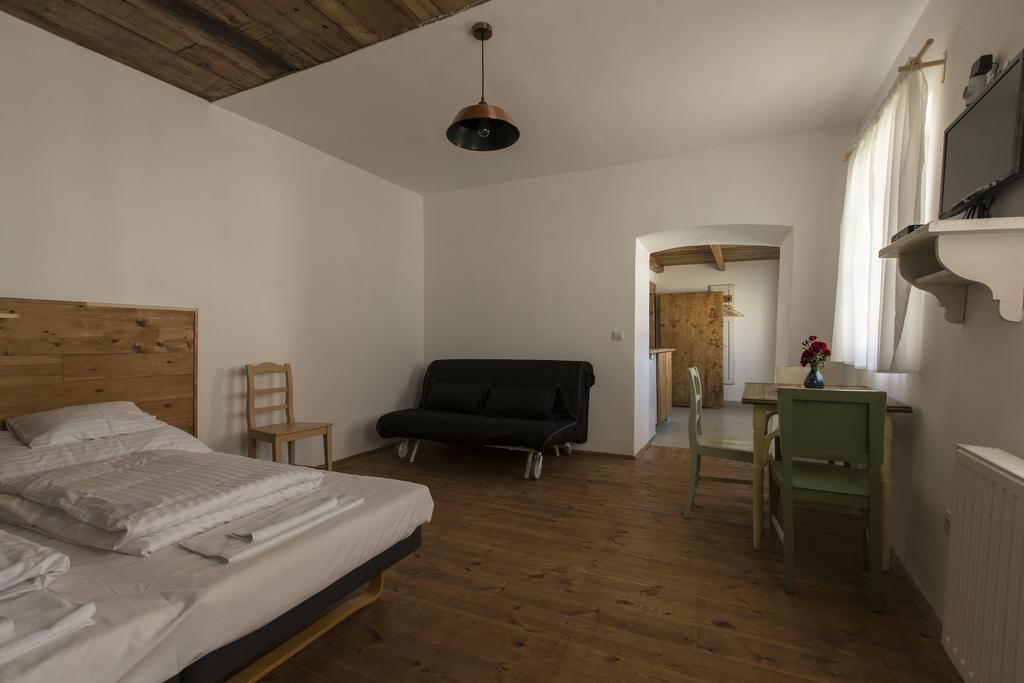 Plitzner Belvarosi Apartmanhaz エゲル エクステリア 写真